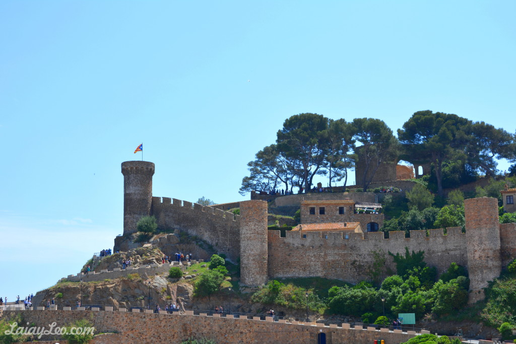 Vistas de la Vila Vella desde la playa.